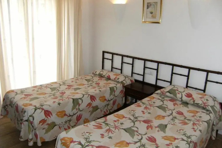 Room 3 of 15