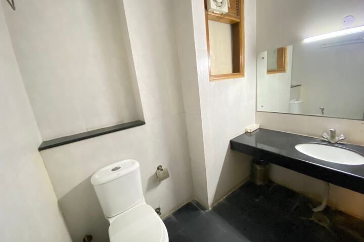 Room 9 of 17