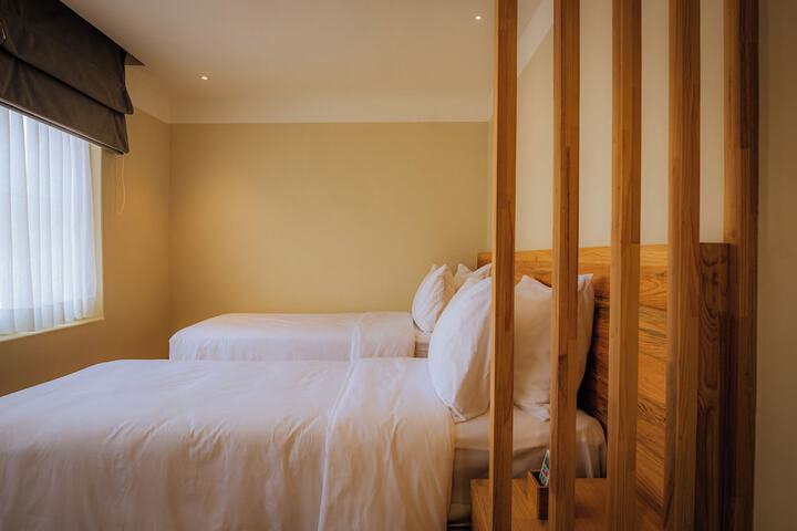 Room 3 of 18