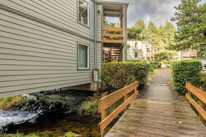 Hotel Exterior 105 of 116