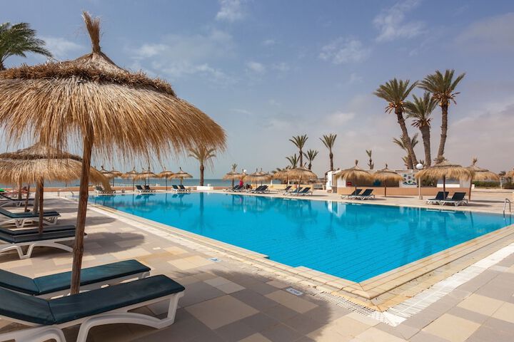 Hotel Pool