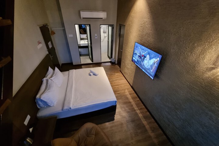 Room 105 of 138