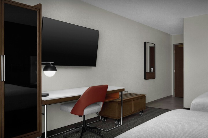 Room 11 of 35