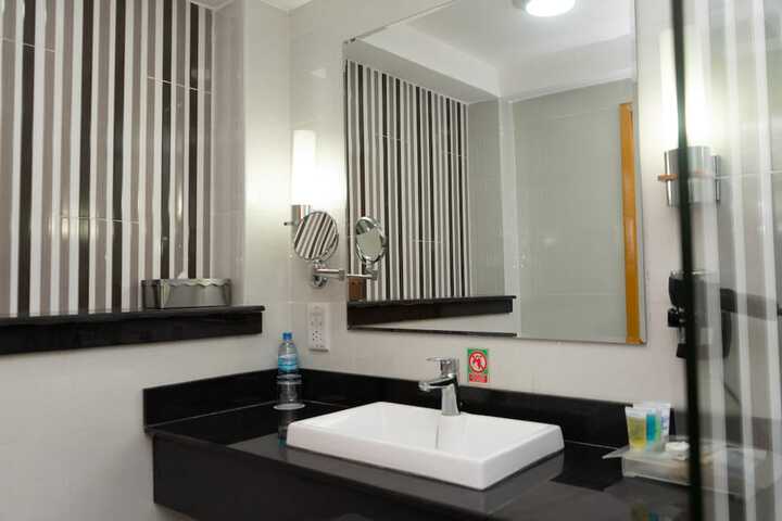 Room 19 of 114