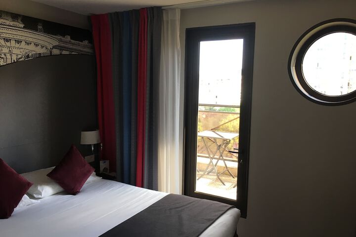 Room 5 of 43