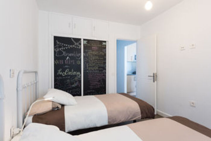 Room 10 of 27