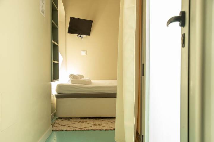 Room 7 of 35