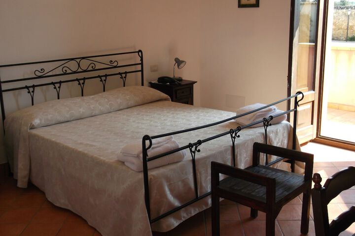 Room 3 of 56