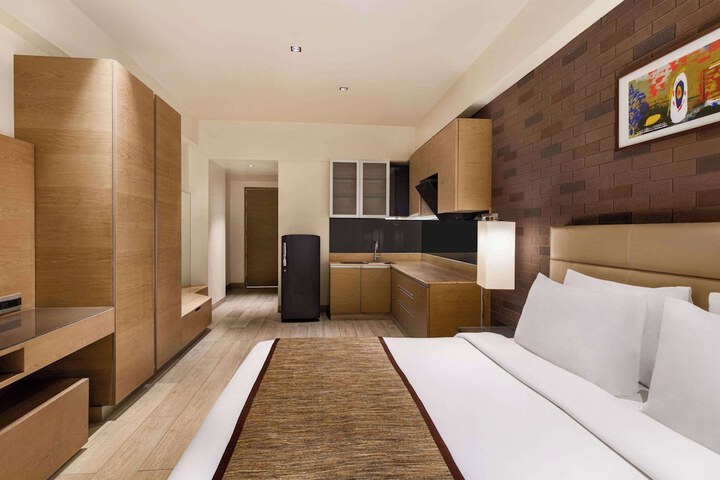 Room 26 of 61