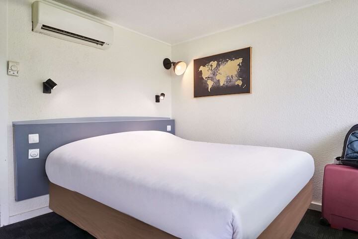 Room 14 of 35