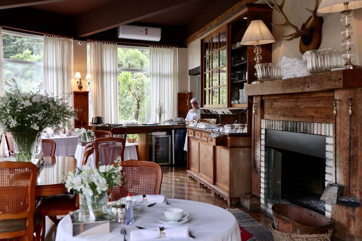 Breakfast/Coffee Service 76 of 129