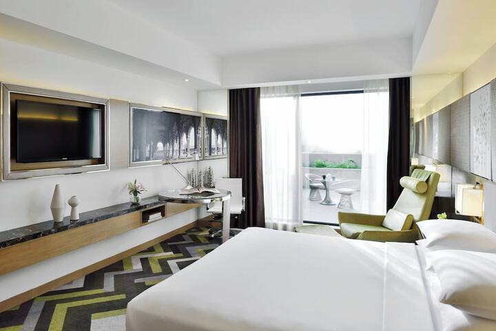 Room 17 of 117