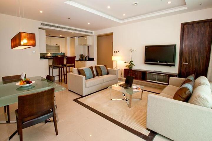 Bonnington Jumeraih Lakes Towers JLT Cluster J , Dubai