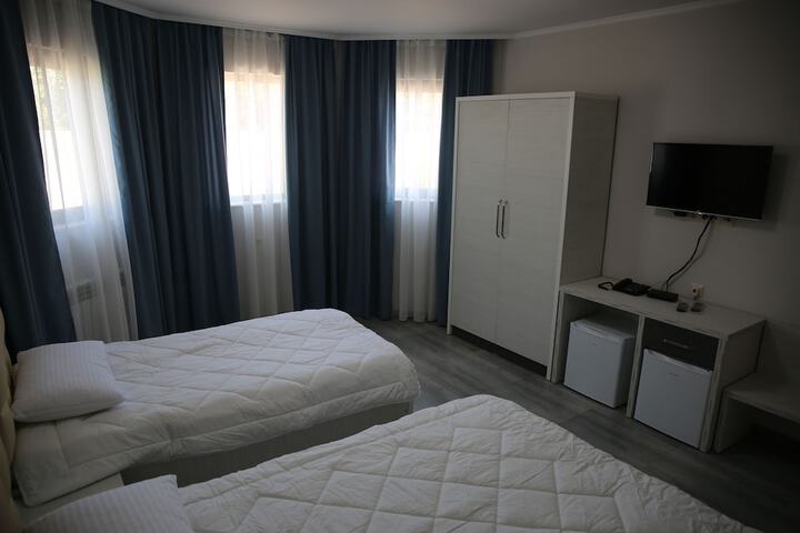 Room 9 of 72