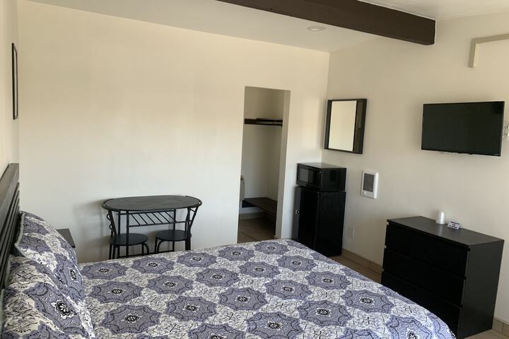 Room 4 of 17