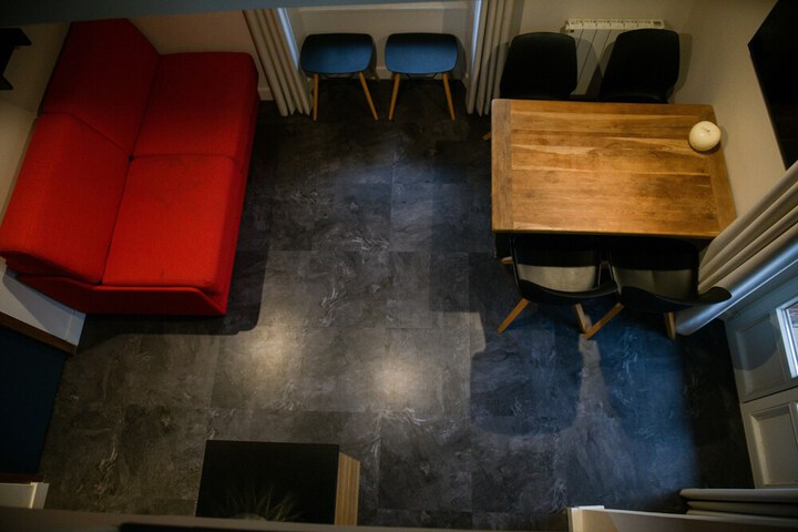 Lounge 72 of 80