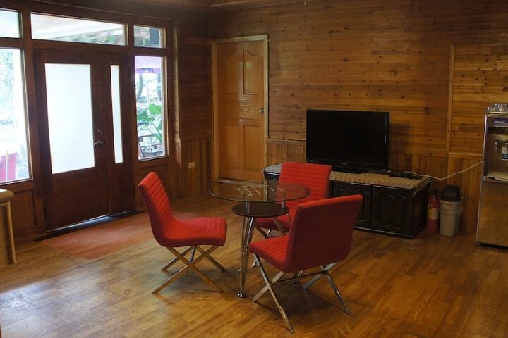 Hotel 4 of 85