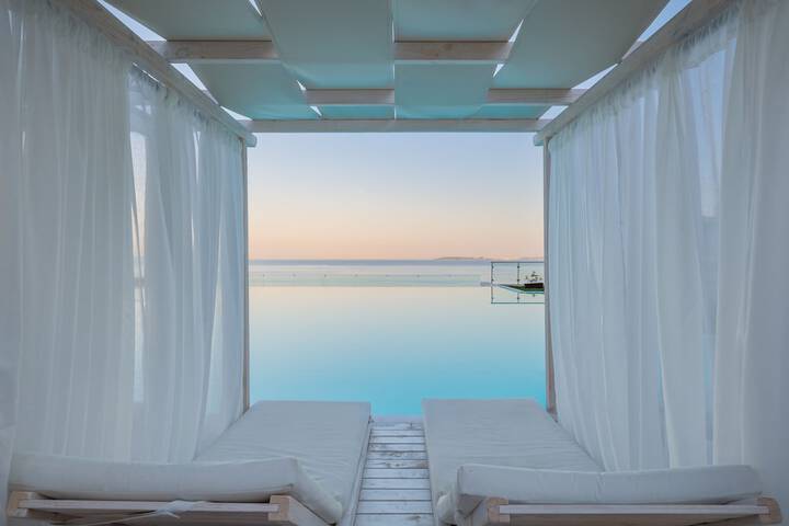 Pool 14 of 24