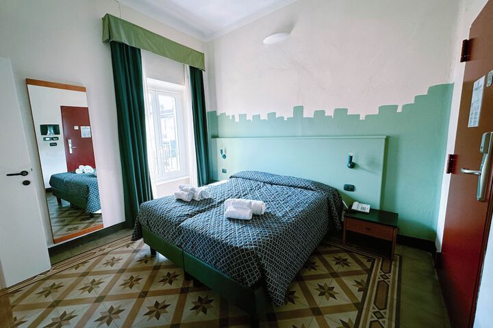Room 10 of 64