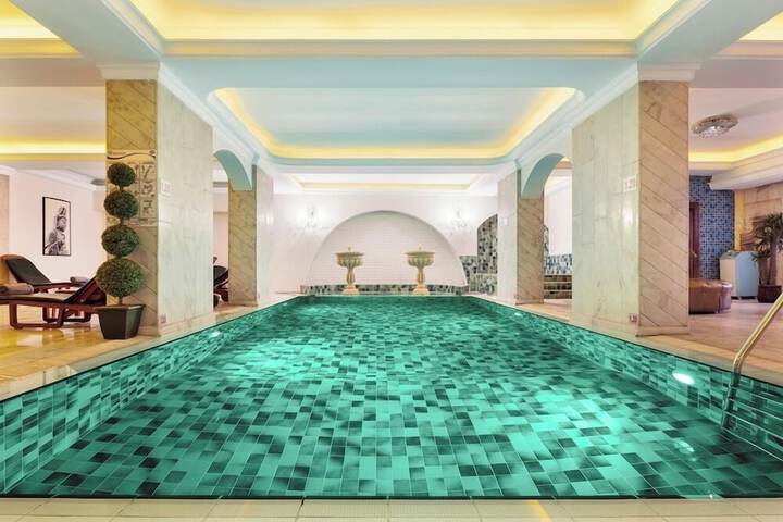 Pool 30 of 74
