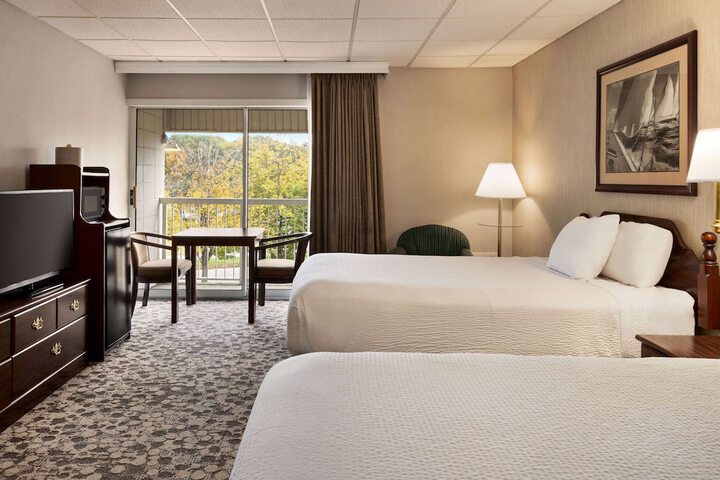 2 Double Beds (8 of 16)