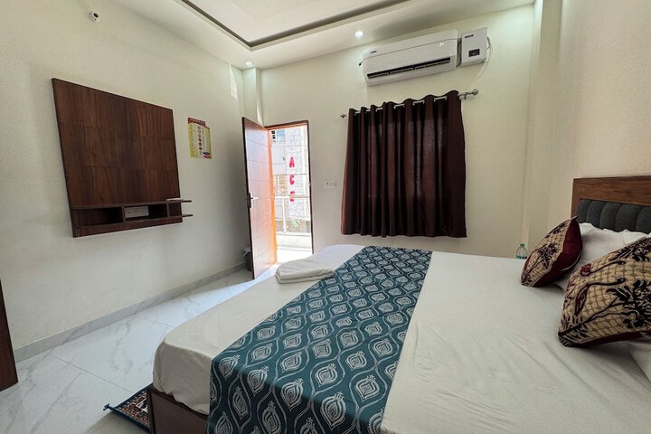 Room 17 of 35