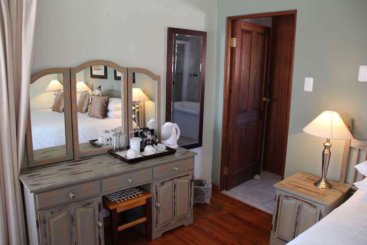 Room 4 of 69