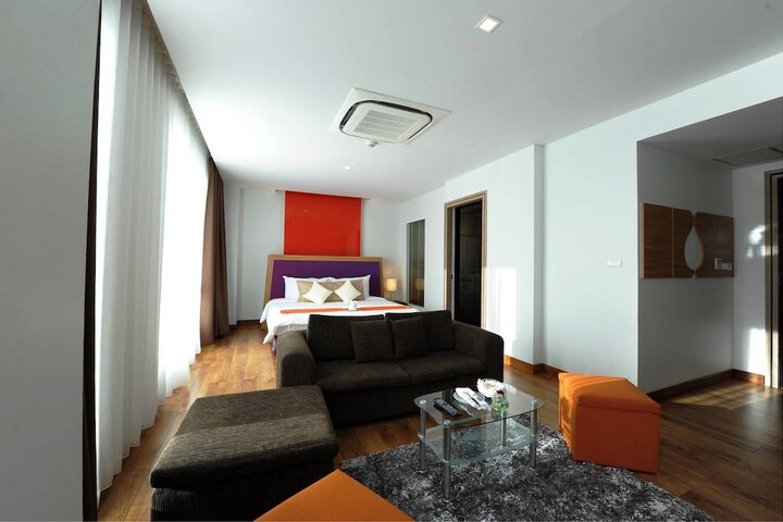 Room 14 of 143