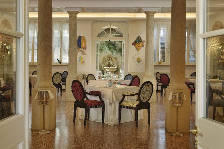 Hotel Interior 4 of 115