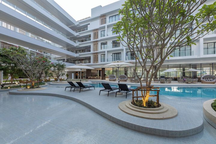 Sundeck 117 of 133