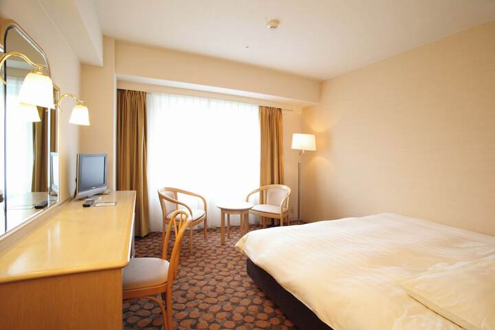 Room 21 of 42