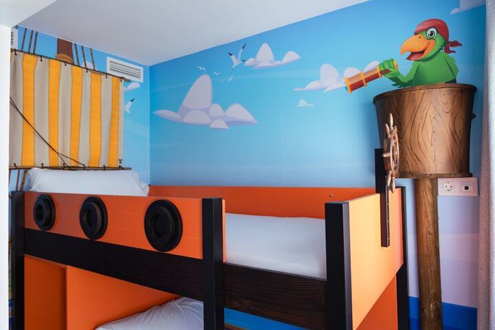 Room 14 of 43