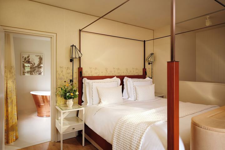 Room 32 of 129
