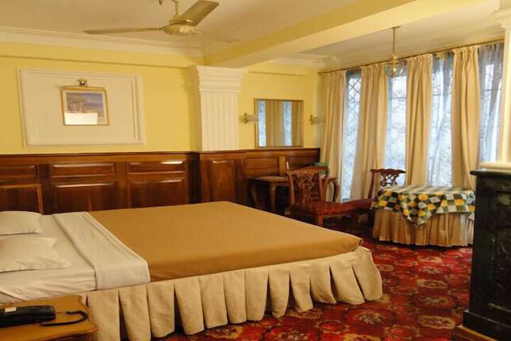 Room 6 of 32