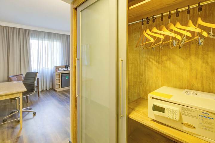 Room 15 of 51