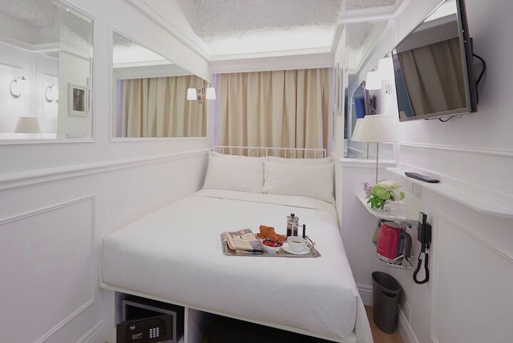 Room 28 of 54