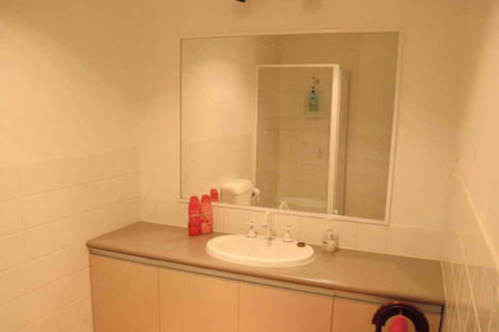 Room 10 of 25