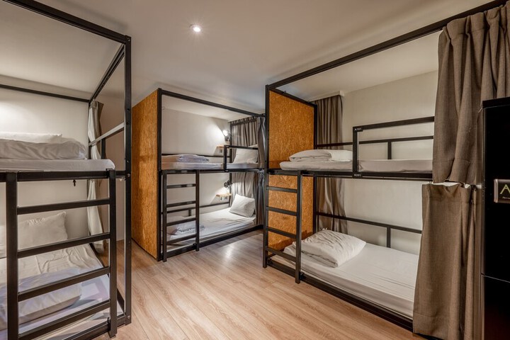 Room 21 of 53