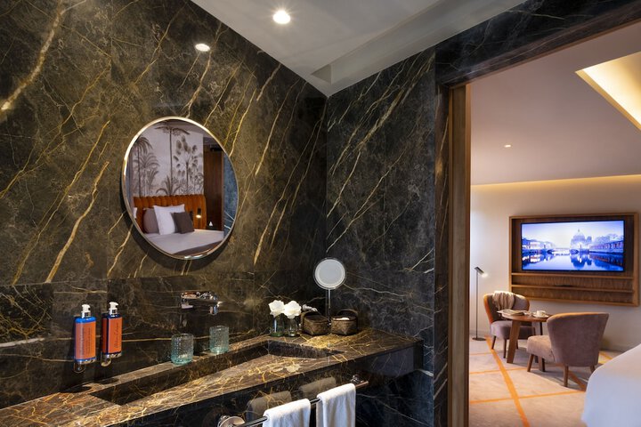 Room 16 of 29