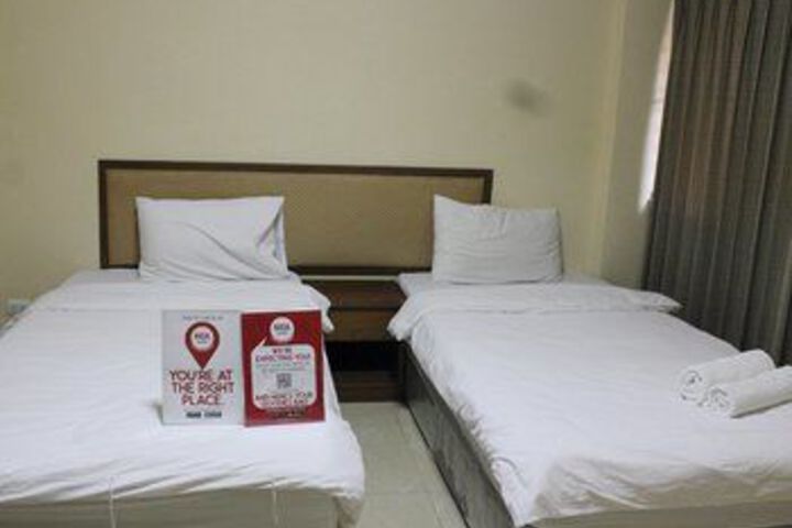 Room 5 of 33