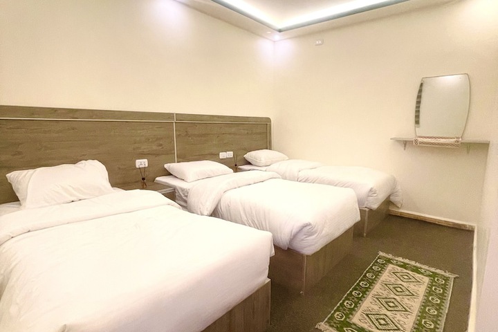 Room 3 of 39