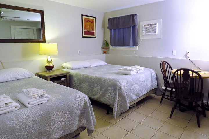 Room 27 of 77