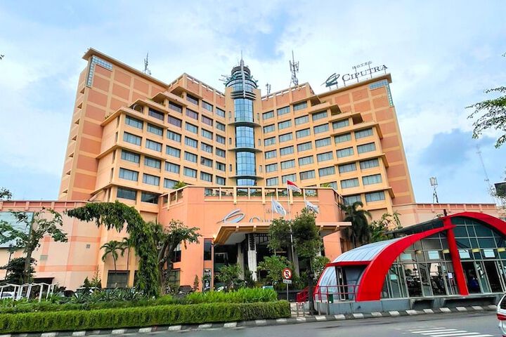 Hotel 53 of 55