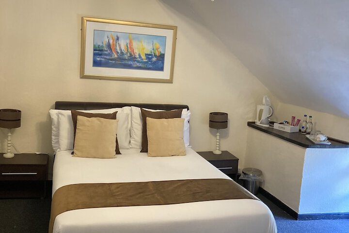 Room 5 of 52