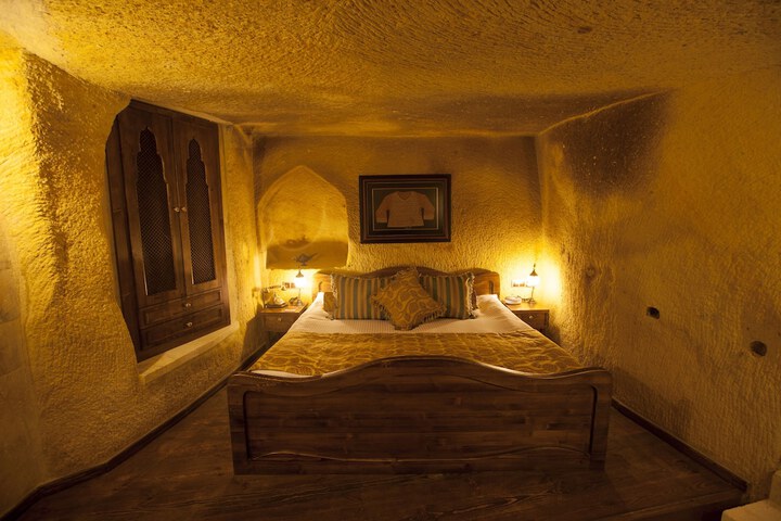 Room 33 of 238