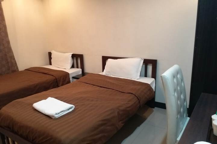 Room 41 of 68