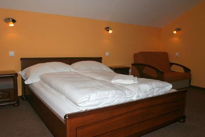 Room 4 of 50