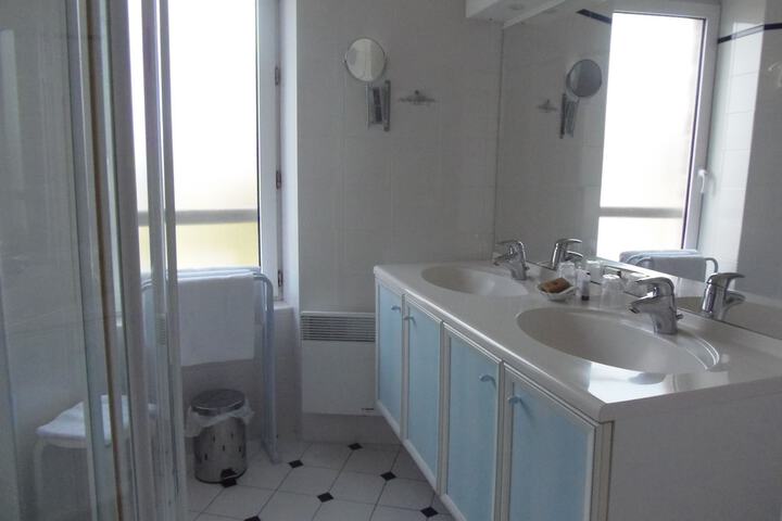 Room 18 of 26