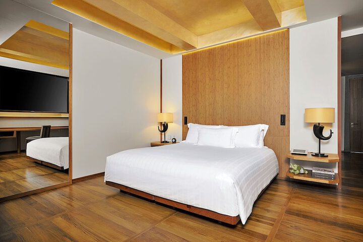 Room 6 of 36
