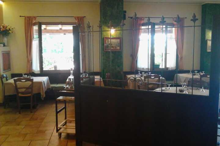 Dining 34 of 60